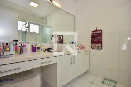 Casa à venda com 338m², 3 quartos e 5 vagasBanheiro Suíte 2