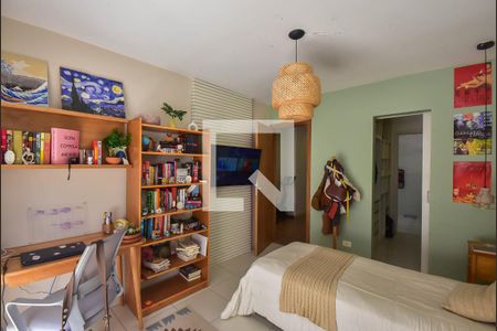 Casa à venda com 338m², 3 quartos e 5 vagasSuíte 2