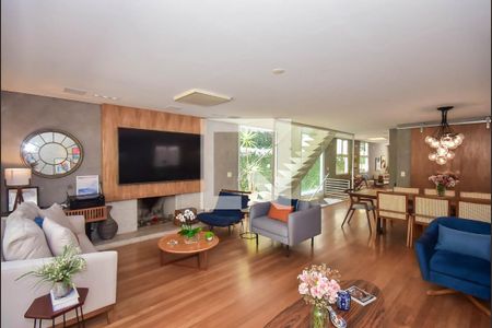 Sala de casa à venda com 3 quartos, 338m² em Vila Sonia, São Paulo