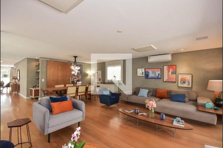 Sala de casa à venda com 3 quartos, 338m² em Vila Sonia, São Paulo