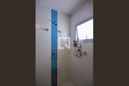 Casa à venda com 338m², 3 quartos e 5 vagasChuveiro da Suíte 1