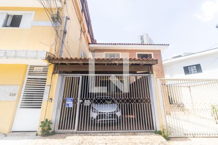 Casa à venda com 120m², 3 quartos e 2 vagas Casa à venda com 120m², 3 quartos e 2 vagasFachada