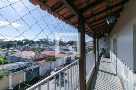 Casa para alugar com 108m², 4 quartos e 2 vagas Casa para alugar com 108m², 4 quartos e 2 vagasVaranda Frente