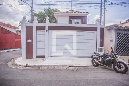 Casa à venda com 220m², 3 quartos e 2 vagasFachada