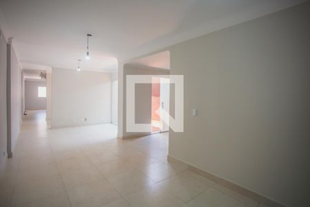 Casa à venda com 220m², 3 quartos e 2 vagasCozinha