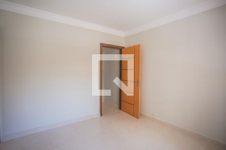 Casa à venda com 220m², 3 quartos e 2 vagasSuíte