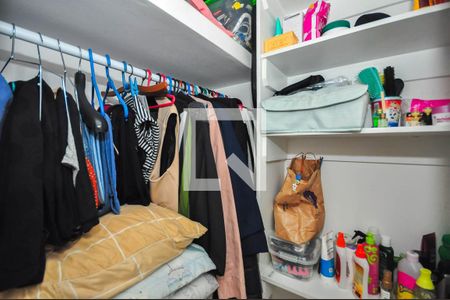 Apartamento para alugar com 40m², 2 quartos e 1 vaga Apartamento para alugar com 40m², 2 quartos e 1 vagaArmário do Quarto 1