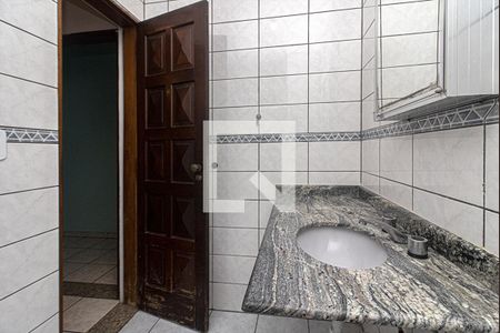 Casa à venda com 200m², 3 quartos e 5 vagasBanheiro da Suíte 2