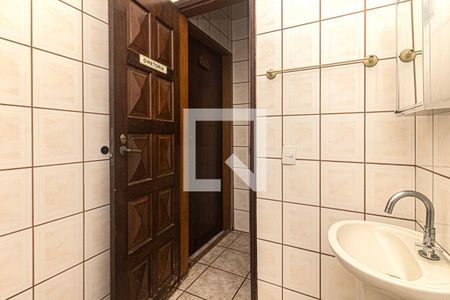 Casa à venda com 200m², 3 quartos e 5 vagasÁrea de Serviço - Banheiro