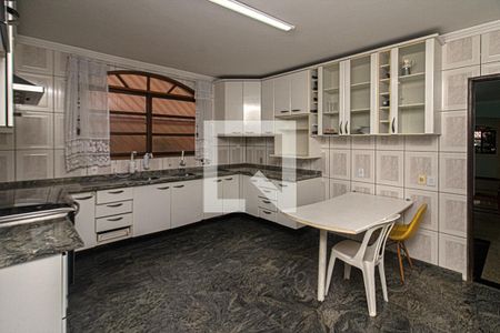 Casa à venda com 200m², 3 quartos e 5 vagasCozinha