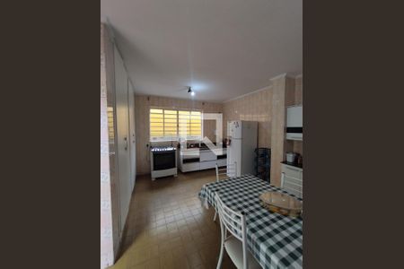 Casa à venda com 498m², 4 quartos e 2 vagasCozinha - Armários