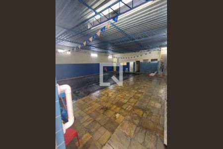 Casa à venda com 498m², 4 quartos e 2 vagasÁrea da Natação