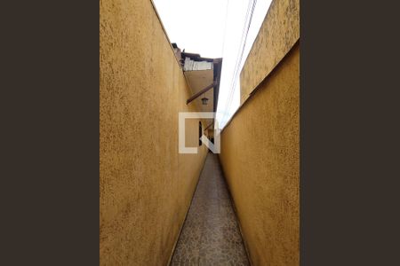 Casa à venda com 498m², 4 quartos e 2 vagasCorredor de Entrada para Academia e Natação