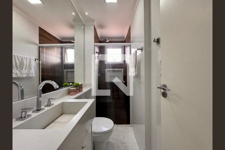 Apartamento à venda com 66m², 2 quartos e 2 vagasBanheiro suíte