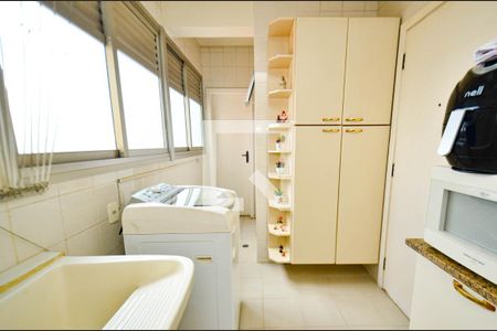 Apartamento à venda com 115m², 3 quartos e 2 vagas Apartamento à venda com 115m², 3 quartos e 2 vagasArea serviço