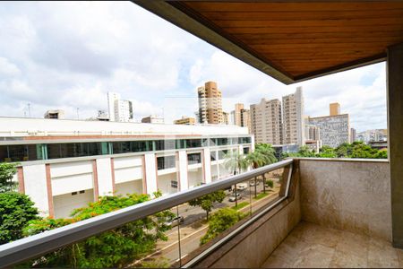 Apartamento à venda com 115m², 3 quartos e 2 vagas Apartamento à venda com 115m², 3 quartos e 2 vagasVaranda