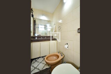 Apartamento à venda com 115m², 3 quartos e 2 vagas Apartamento à venda com 115m², 3 quartos e 2 vagasBanheiro suite