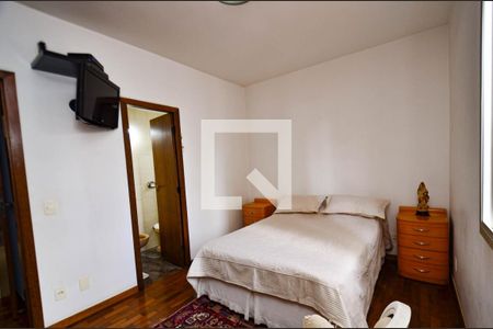 Apartamento à venda com 115m², 3 quartos e 2 vagas Apartamento à venda com 115m², 3 quartos e 2 vagasSuite