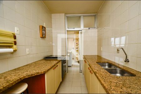 Apartamento à venda com 115m², 3 quartos e 2 vagas Apartamento à venda com 115m², 3 quartos e 2 vagasCozinha