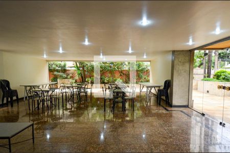 Apartamento à venda com 115m², 3 quartos e 2 vagas Apartamento à venda com 115m², 3 quartos e 2 vagasSalao de festas