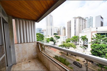 Apartamento à venda com 115m², 3 quartos e 2 vagas Apartamento à venda com 115m², 3 quartos e 2 vagasVaranda