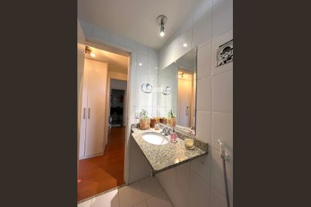 Apartamento à venda com 105m², 2 quartos e 2 vagasBanheiro Corredor