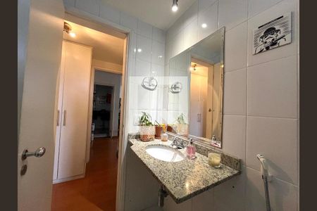 Apartamento à venda com 105m², 2 quartos e 2 vagasBanheiro Corredor