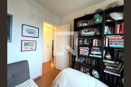 Apartamento à venda com 105m², 2 quartos e 2 vagasQuarto 2