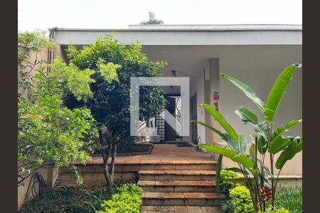 Casa à venda com 584m², 5 quartos e 5 vagasFachada