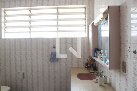 Casa à venda com 584m², 5 quartos e 5 vagasBanheiro 2