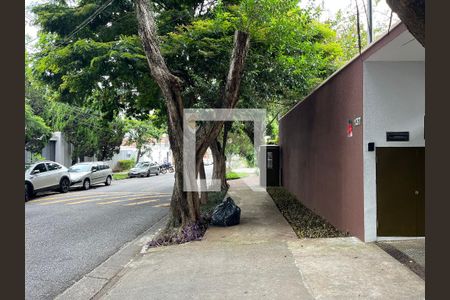 Casa à venda com 584m², 5 quartos e 5 vagasVista da Rua