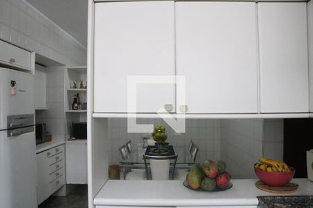 Casa à venda com 584m², 5 quartos e 5 vagasCozinha