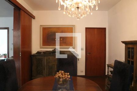 Casa à venda com 584m², 5 quartos e 5 vagasSala de Jantar