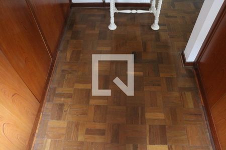 Casa à venda com 584m², 5 quartos e 5 vagasSuíte 1