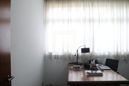 Casa à venda com 584m², 5 quartos e 5 vagasEscritório