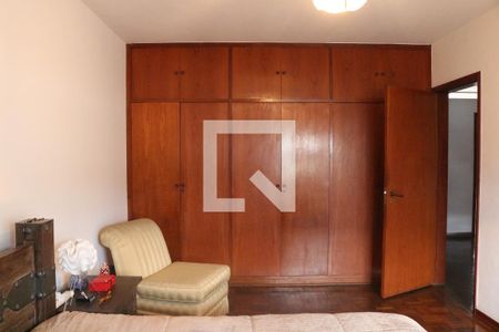 Casa à venda com 584m², 5 quartos e 5 vagasQuarto 4