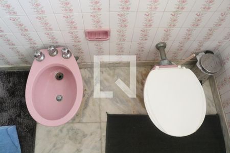 Casa à venda com 584m², 5 quartos e 5 vagasBanheiro 2