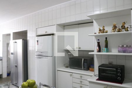 Casa à venda com 584m², 5 quartos e 5 vagasCozinha