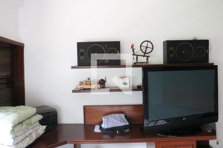 Casa à venda com 584m², 5 quartos e 5 vagasQuarto 2