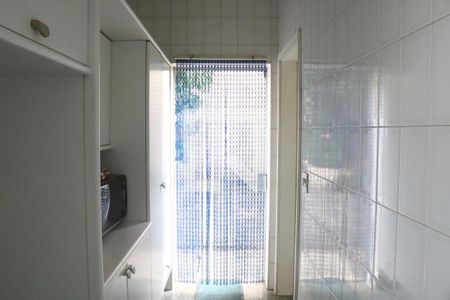 Casa à venda com 584m², 5 quartos e 5 vagasCozinha