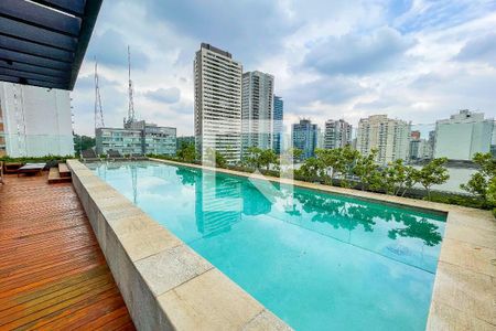 Studio à venda com 27m², 1 quarto e sem vagaÁrea comum - Piscina