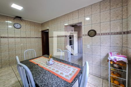 Casa à venda com 156m², 3 quartos e 2 vagasCozinha