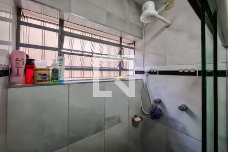 Casa à venda com 156m², 3 quartos e 2 vagasBanheiro