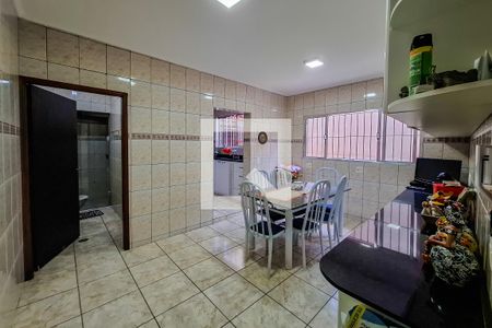 Casa à venda com 156m², 3 quartos e 2 vagasCozinha