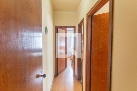 Corredor de apartamento à venda com 2 quartos, 64m² em União, Belo Horizonte