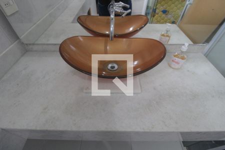 Casa à venda com 163m², 3 quartos e 2 vagasBanheiro do Quarto 1 (suíte)