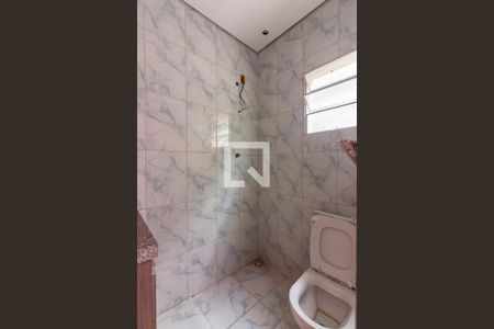 Casa à venda com 481m², 4 quartos e 4 vagasBanheiro da Suíte 2