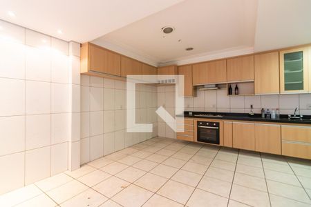 Casa à venda com 481m², 4 quartos e 4 vagasCozinha 