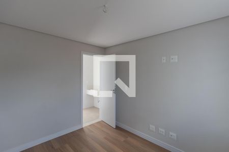 Apartamento à venda com 326m², 5 quartos e 3 vagas Apartamento à venda com 326m², 5 quartos e 3 vagasQuarto da Cobertura