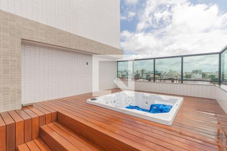 Apartamento à venda com 326m², 5 quartos e 3 vagas Apartamento à venda com 326m², 5 quartos e 3 vagasPiscina